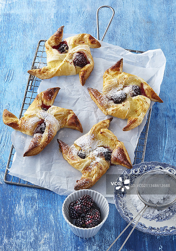 水果千层酥风车图片素材