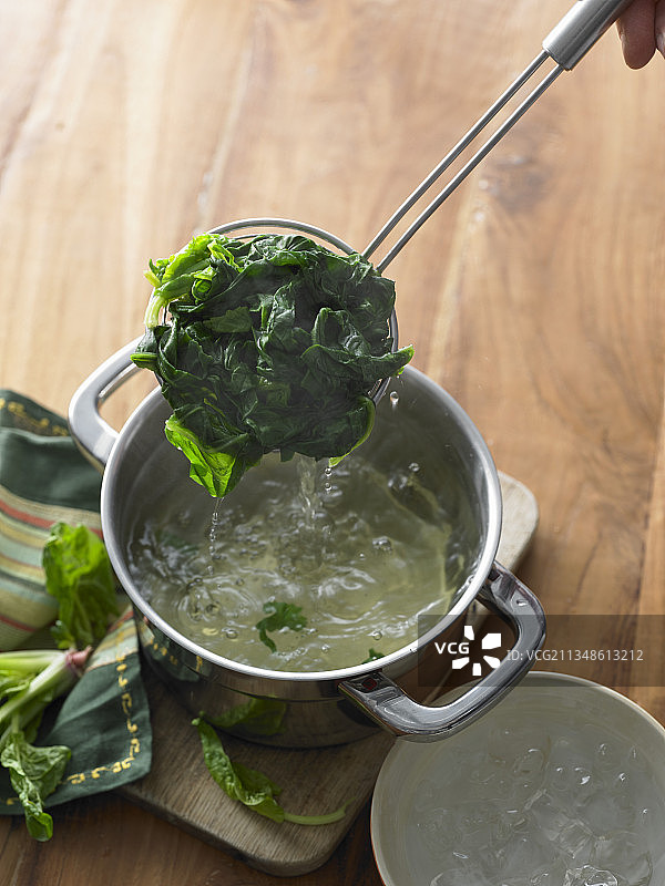 焯水菠菜图片素材