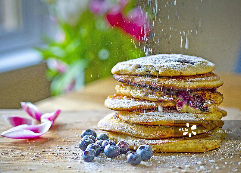 蓝莓果酱薄饼图片素材