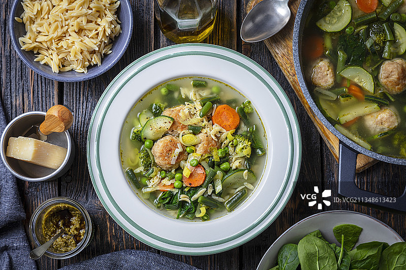 肉丸蔬菜汤图片素材