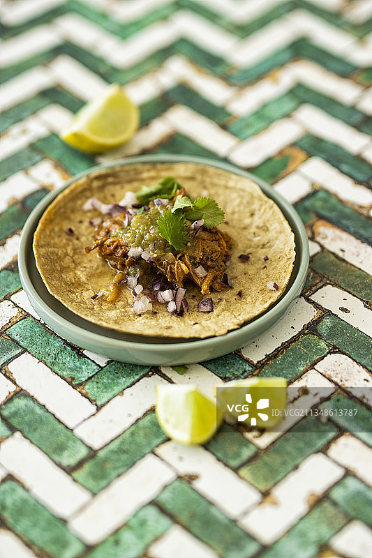 手撕鸡肉青莎莎塔可（墨西哥）图片素材