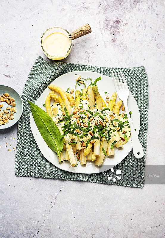 荷兰酱松子野蒜芦笋图片素材