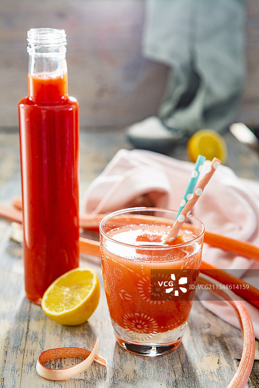 草莓大黄花蜜图片素材