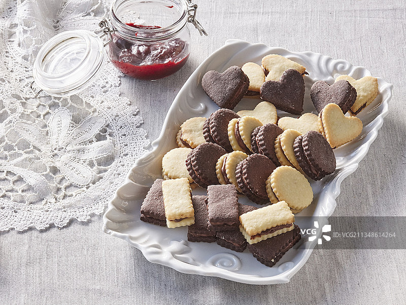 巧克力和果酱的林zer圣诞饼干图片素材