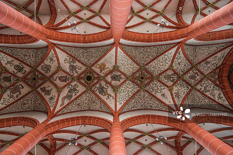 德国萨尔州圣温德尔温德林大教堂内部图图片素材