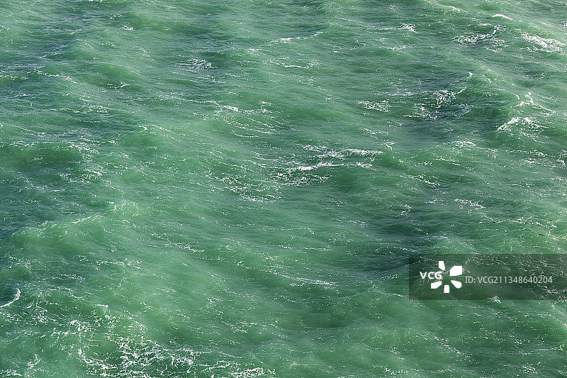 翡翠海岸弗雷埃尔角风暴海景图片素材