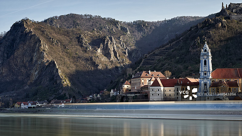 奥地利下奥地利州，清晨光线下的迪恩施泰因景观图片素材
