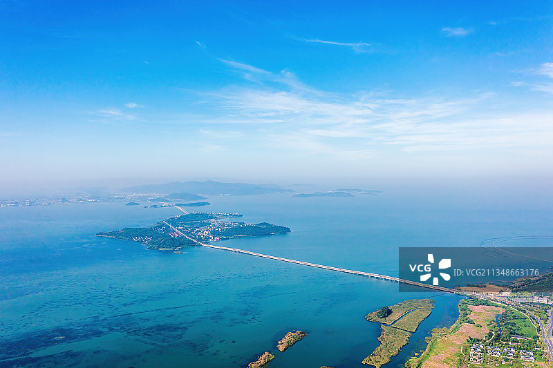 航拍西山岛太湖大桥图片素材