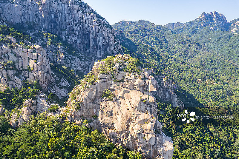 航拍泰山扇子崖图片素材