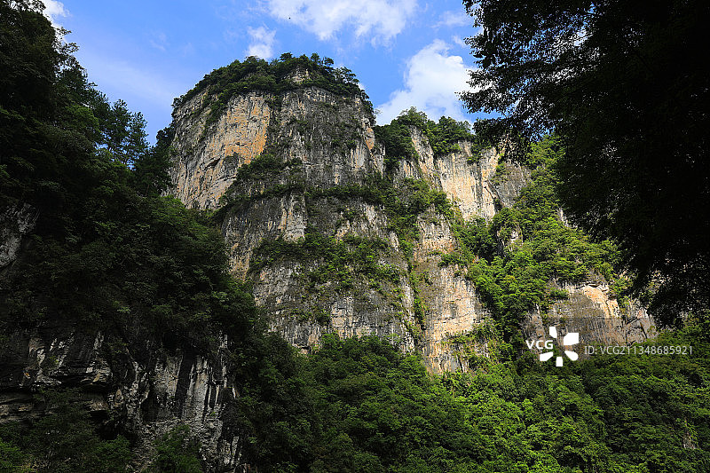 中国贵州贵阳市开阳县南江大峡谷将军岩、鸳鸯湖景区风光图片素材