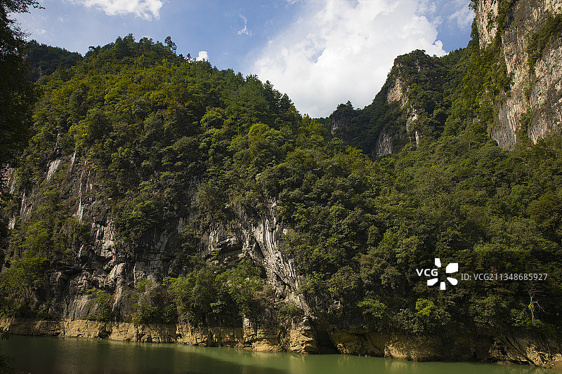 中国贵州贵阳市开阳县南江大峡谷将军岩、鸳鸯湖景区风光图片素材