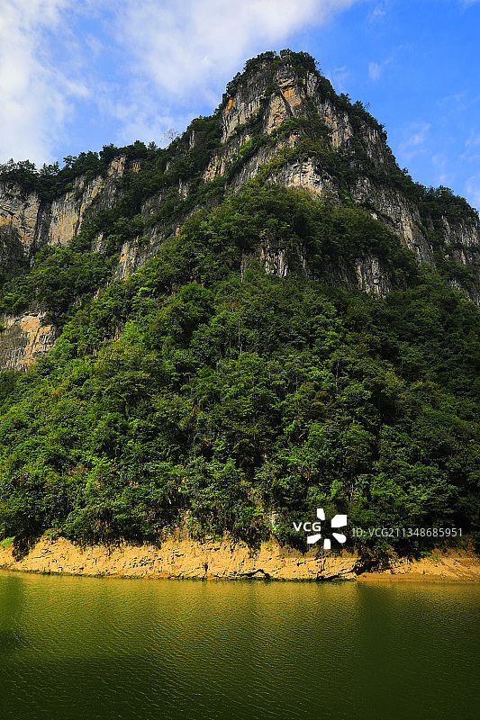 中国贵州贵阳市开阳县南江大峡谷将军岩、鸳鸯湖景区风光图片素材