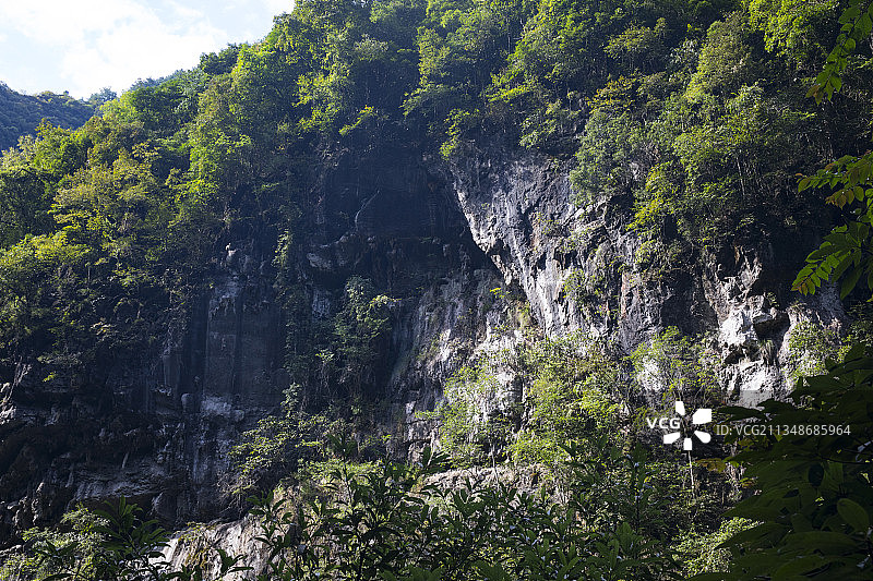 中国贵州贵阳市开阳县南江大峡谷将军岩、鸳鸯湖景区风光图片素材