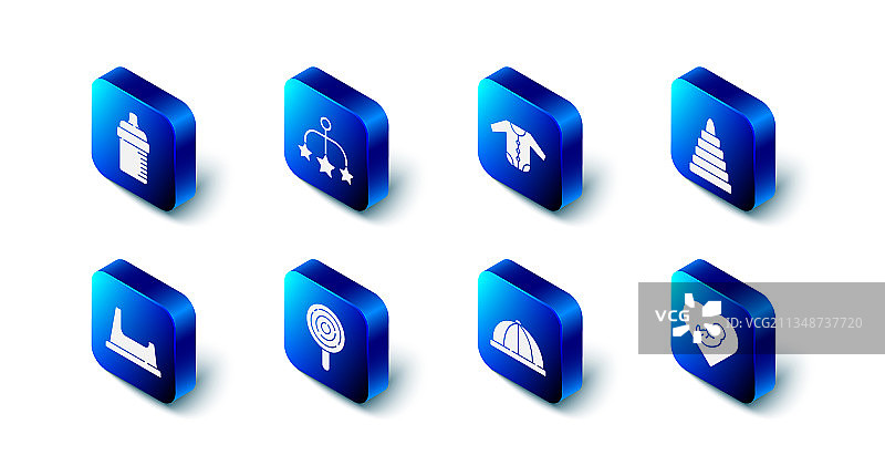 婴儿床挂饰、服装和金字塔套装图片素材