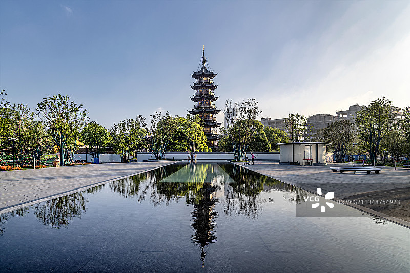 上海龙华寺广场图片素材