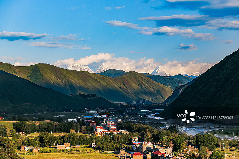 新都桥的晨曦图片素材