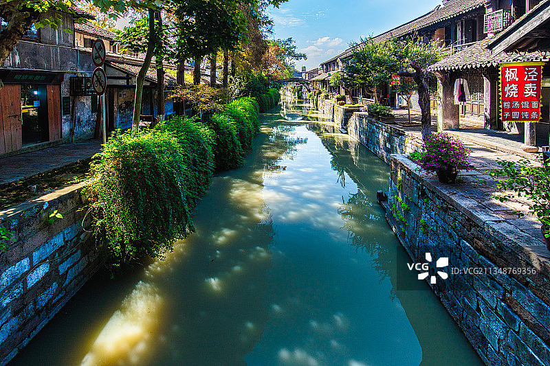 上海枫泾长廊小吃一条街图片素材