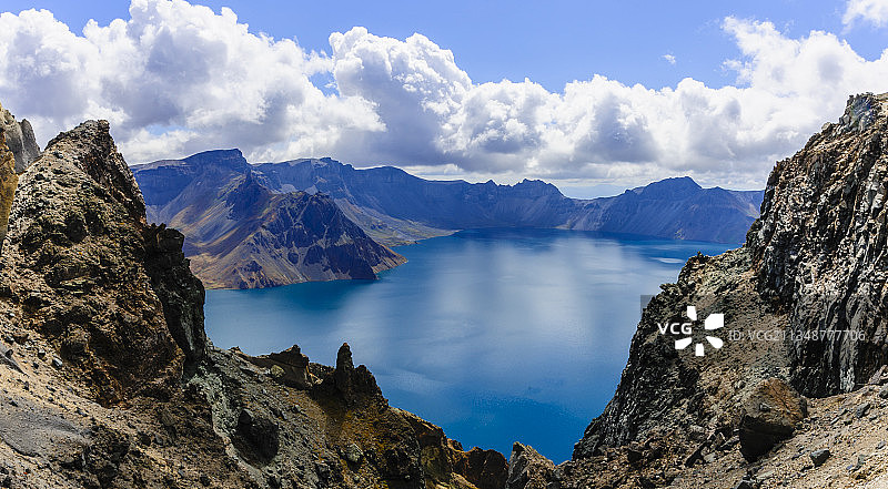 长白山天池秋季景色图片素材