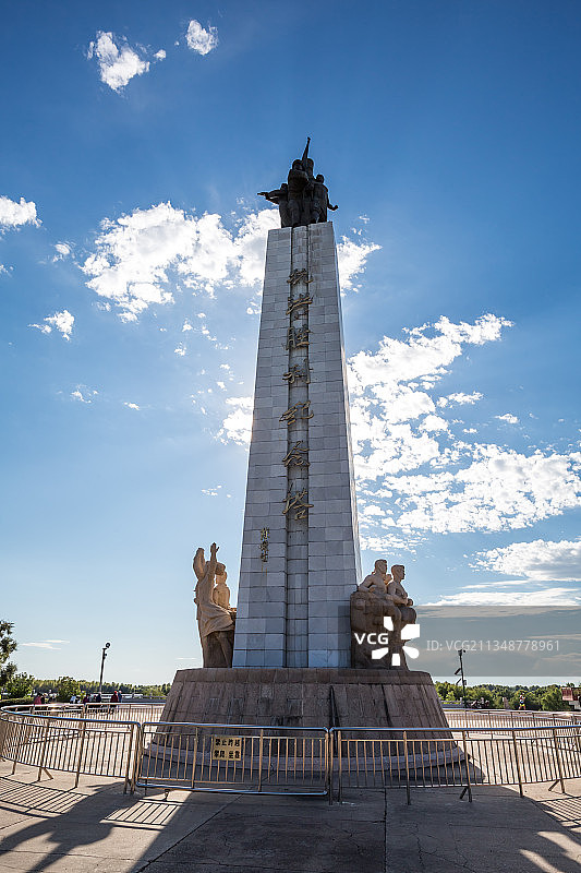 黑龙江省齐齐哈尔市嫩江公园抗洪胜利纪念塔图片素材