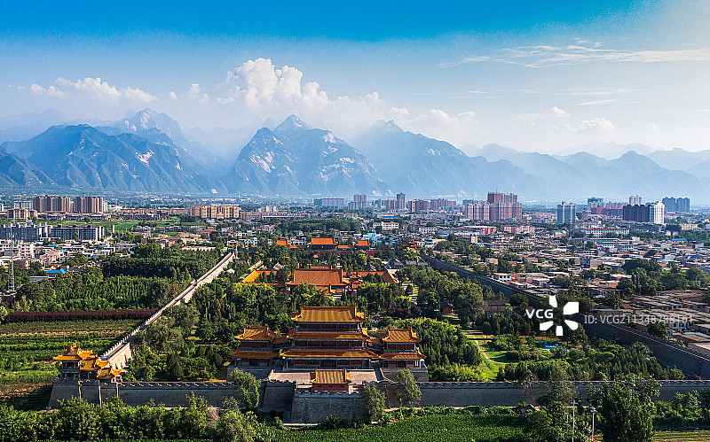 云起华山之巅图片素材