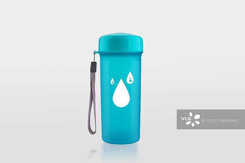 彩色塑料运动水杯图片素材