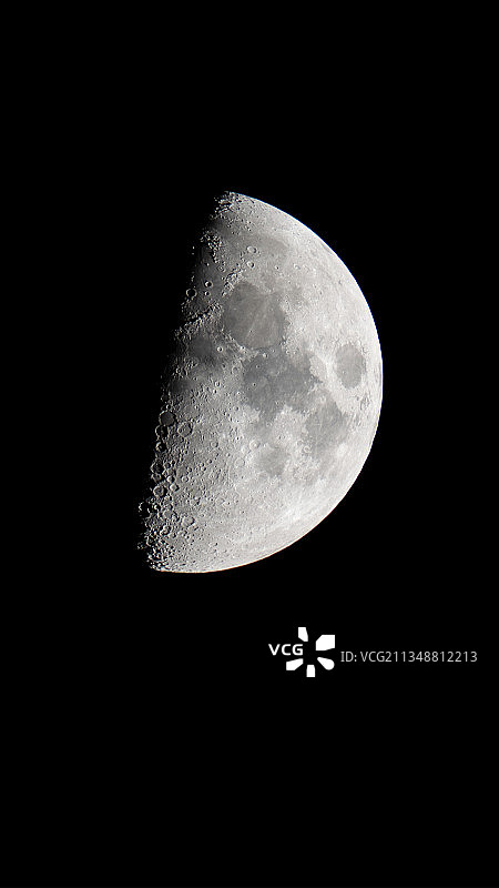 夜空中月亮的特写镜头图片素材