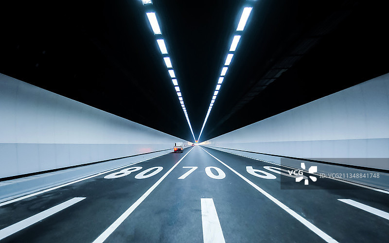 厦门翔安隧道汽车广告背景图图片素材
