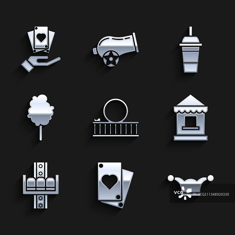 过山车、扑克牌和小丑帽图片素材