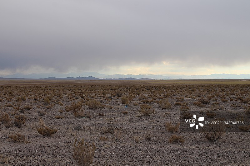 沙漠的风景在天空的衬托下图片素材