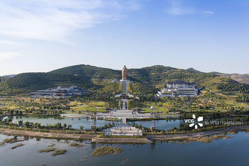 航拍山东省济宁市曲阜尼山圣境旅游区风景图片素材