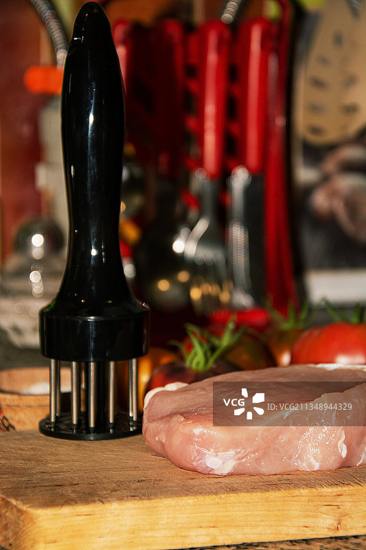 砧板上的肉特写图片素材