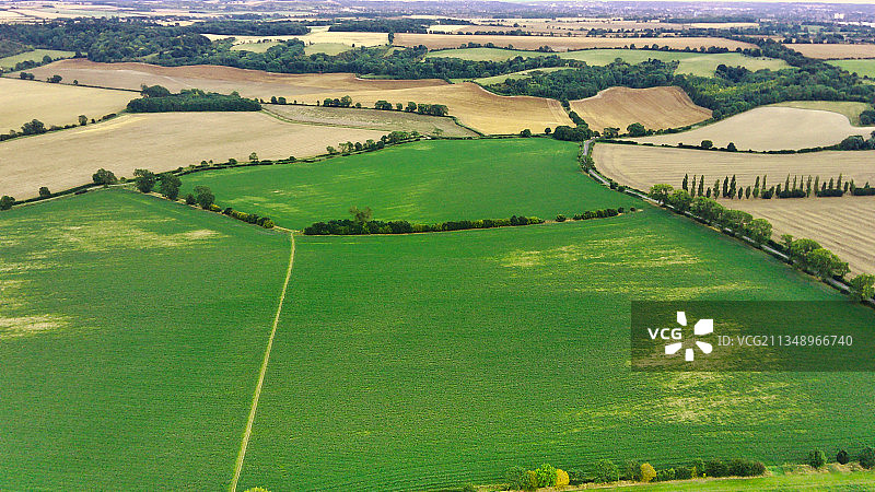 英国哈灵顿农业田地鸟瞰图图片素材