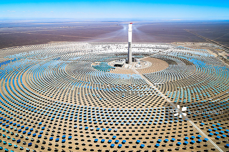 新疆哈密50兆瓦熔盐塔式光热发电站图片素材