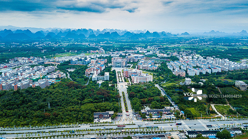 航拍桂林雁山区城市建筑风光图片素材