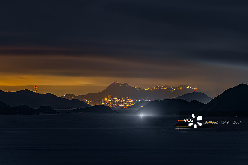 遥望暗夜中的香港图片素材