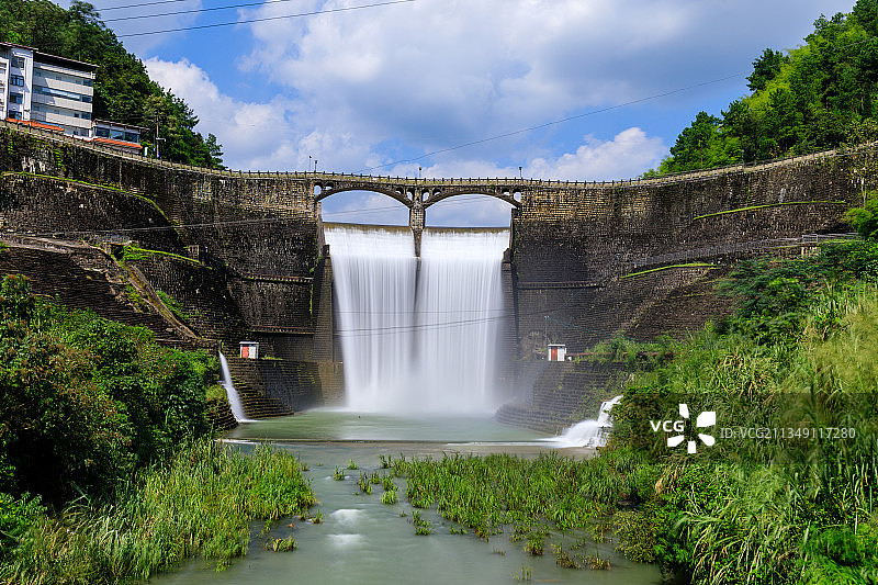 重庆北碚胜天湖瀑布图片素材