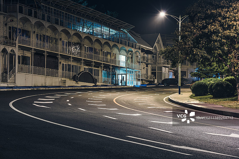 城市街道的拐弯处图片素材