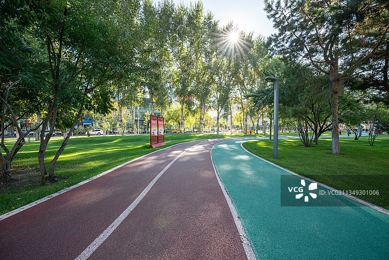 公园塑胶跑道图片素材