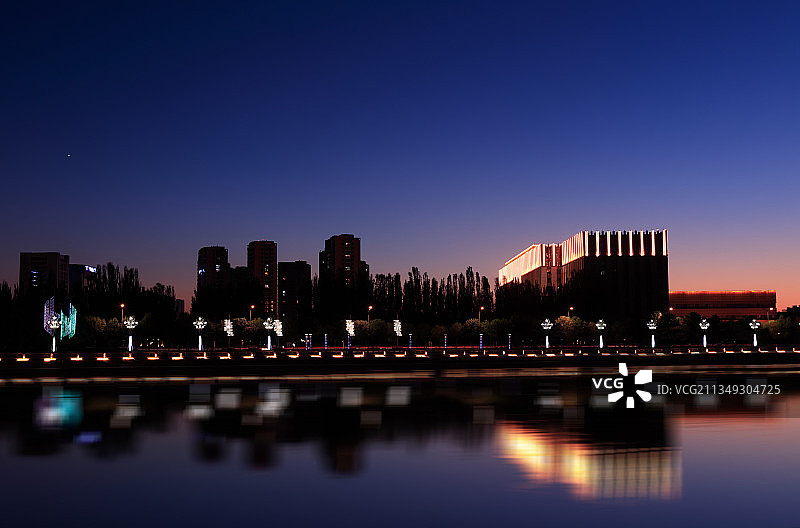 呼和浩特东河夜景图片素材
