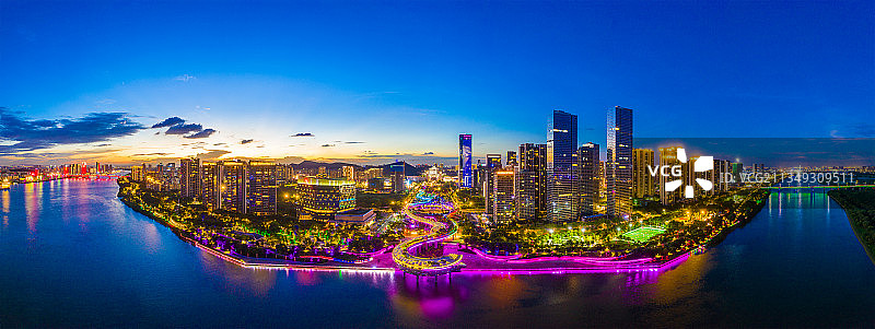 顺德新城区地标金凤凰夜景全景图图片素材