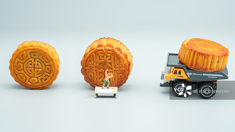 人工雕刻月饼图片素材