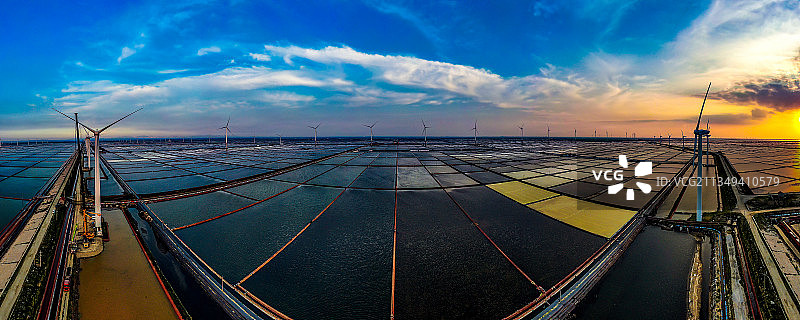 山东烟台莱州土山风电场 落日美景图片素材