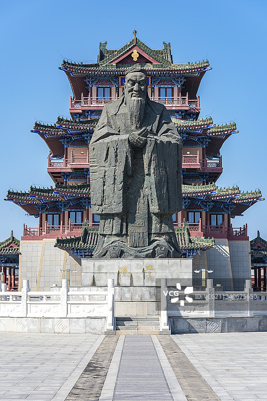 河南省开封市珠玑巷及孔子雕像图片素材