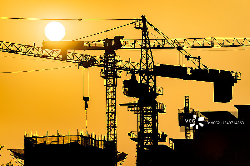 落日-塔吊钢铁森林图片素材