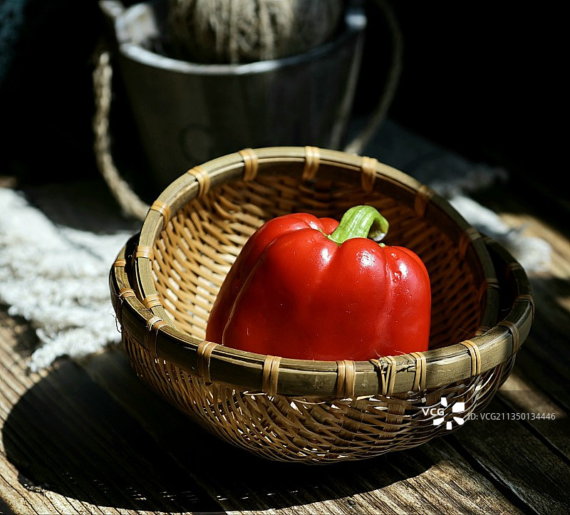 一个红灯笼椒图片素材