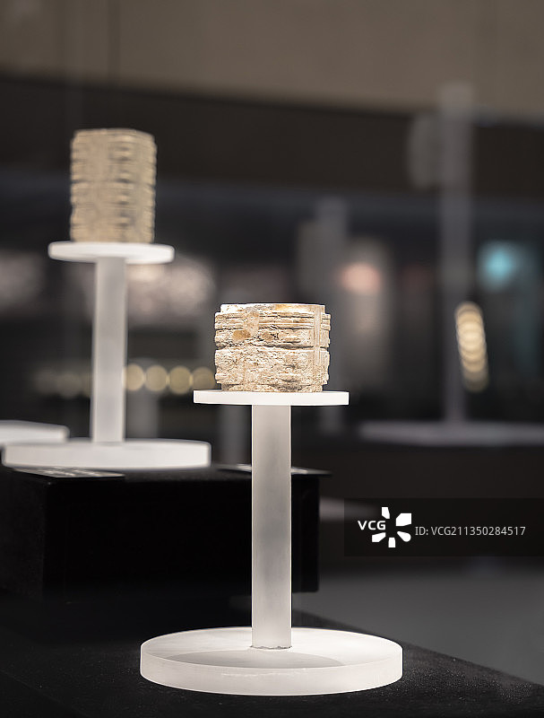 浙江杭州良渚博物馆良渚文化玉琮图片素材