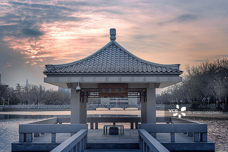 晚霞敬业湖图片素材