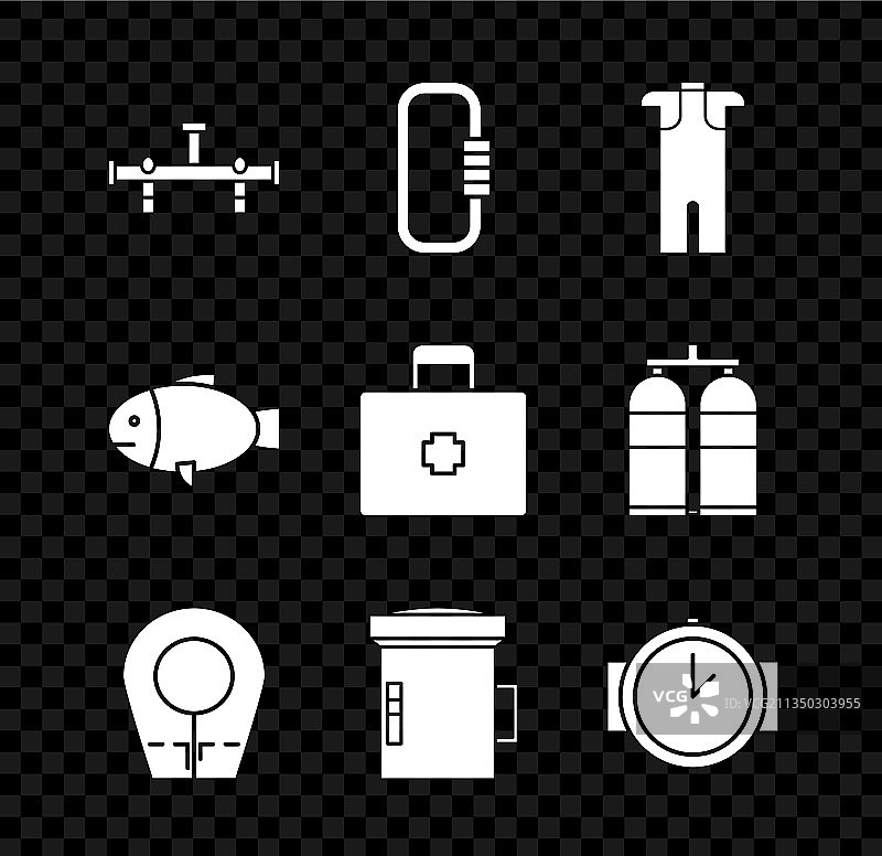 潜水装备套装：歧管、登山扣和潜水服图片素材