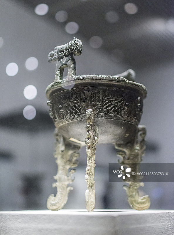 夔龙形扁足青铜鼎_商后期_中国国家博物馆图片素材