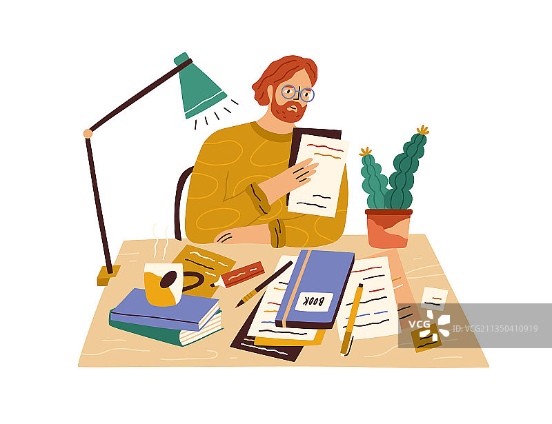 在书桌前写作的小说家图片素材